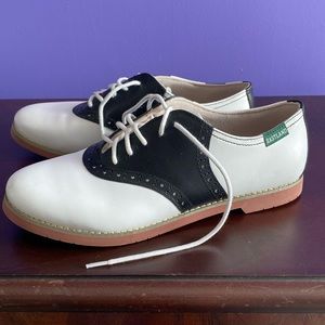 Eastland women’s saddle shoes